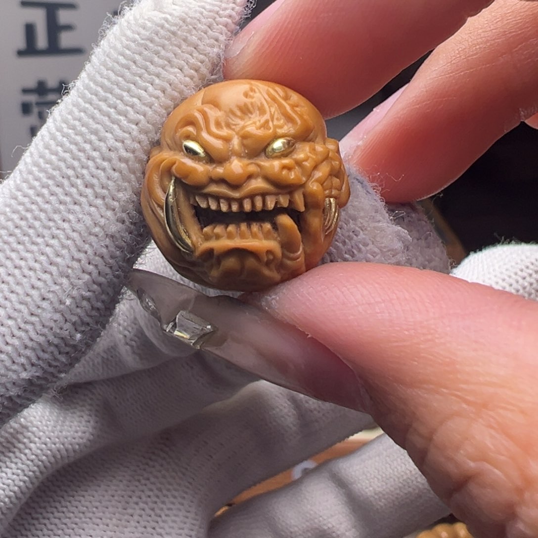 文玩核桃把件镶嵌款獠牙恶僧18左右尺寸全品有正常封口线
