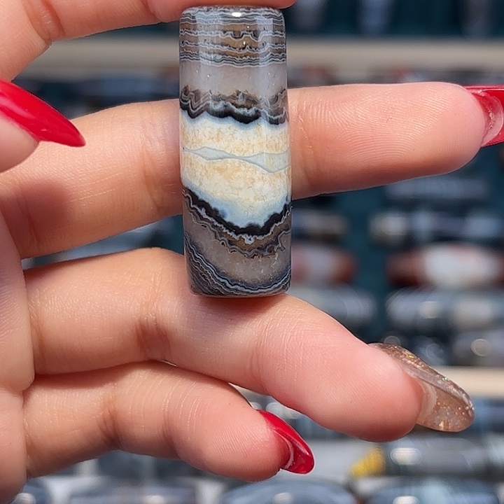 帅***五玛瑙/玉髓合金珠宝奇石