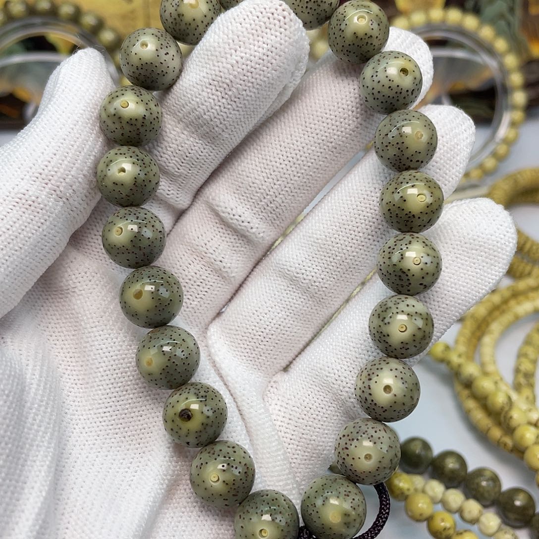 星月菩提吊坠11圆手持