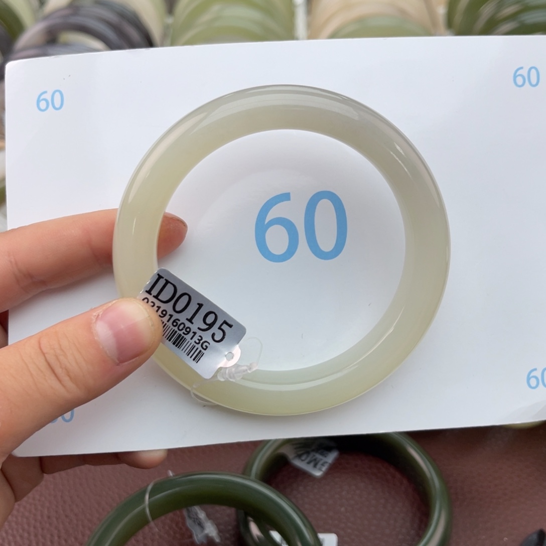 和田玉手镯未镶嵌A****