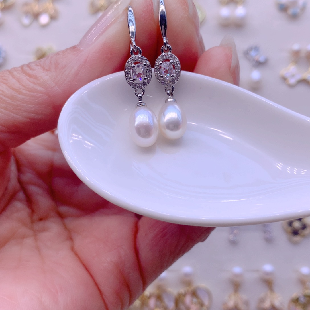 淡水珍珠合金耳饰