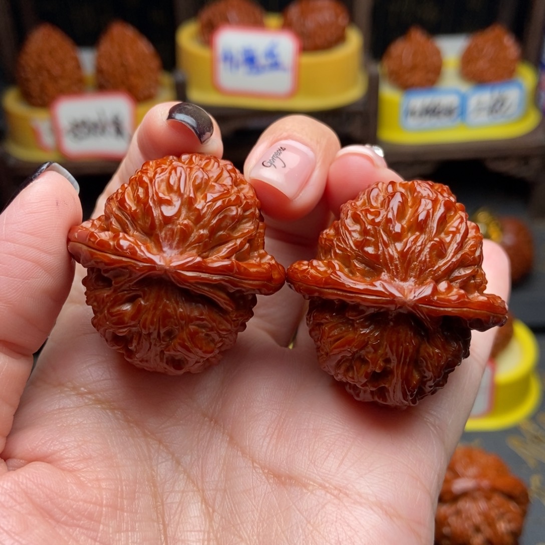 文玩核桃吊坠36三角白