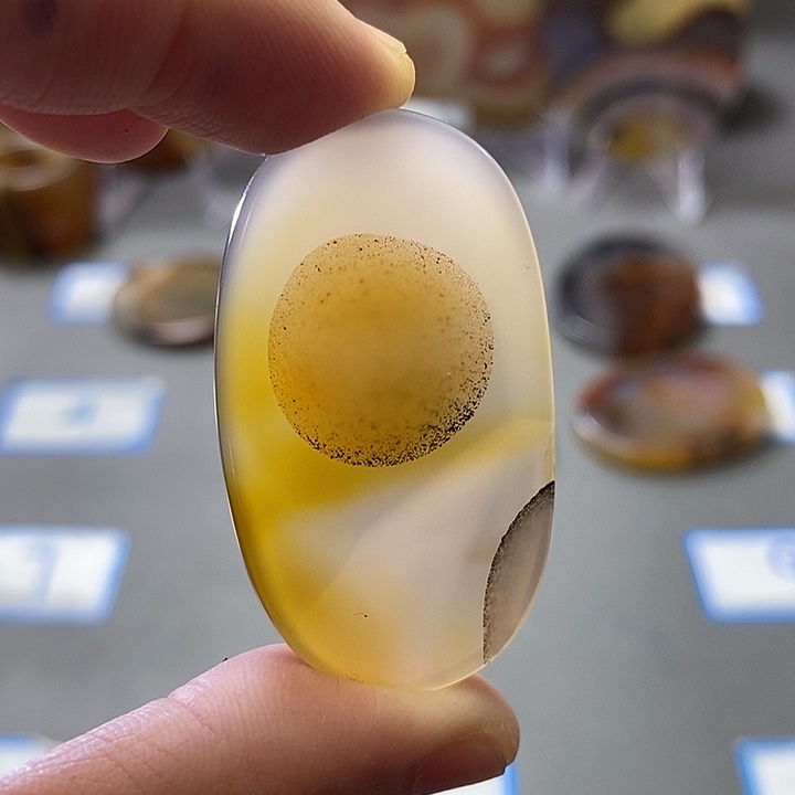 玛瑙/玉髓未镶嵌珠宝半成品