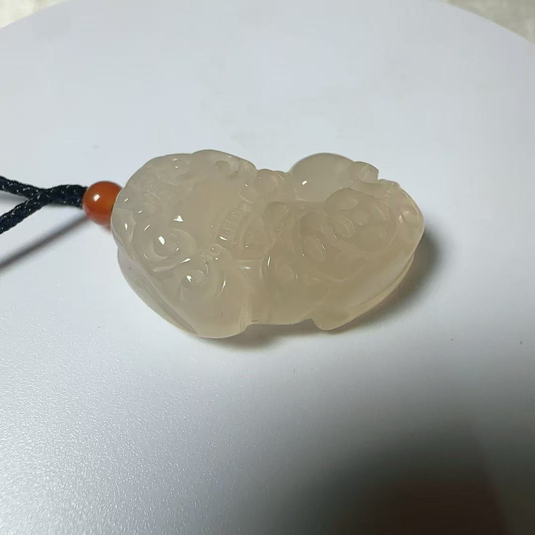 205-白月光玛瑙貔貅吊坠（多样性发货发一条）