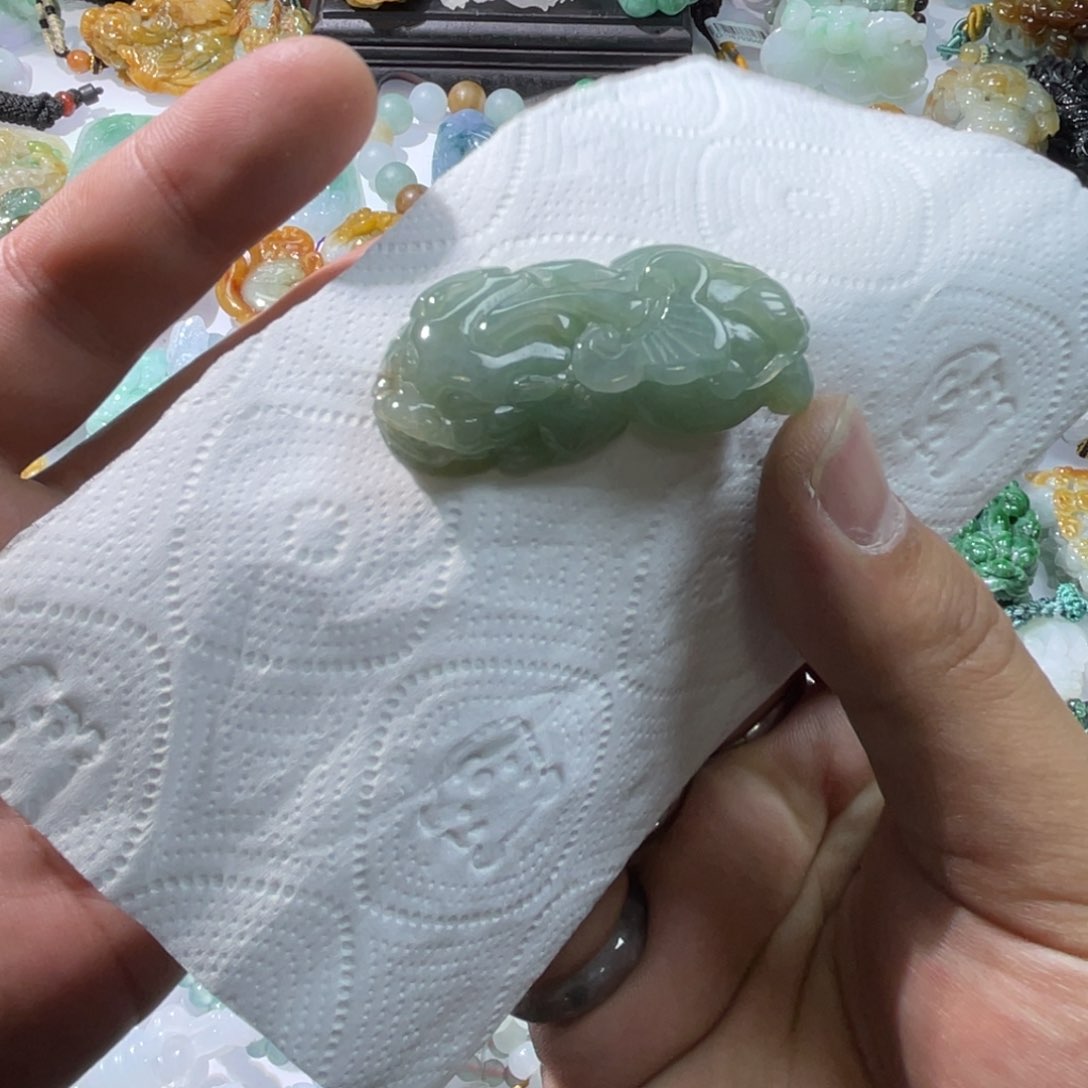 翡翠颈饰未镶嵌天然