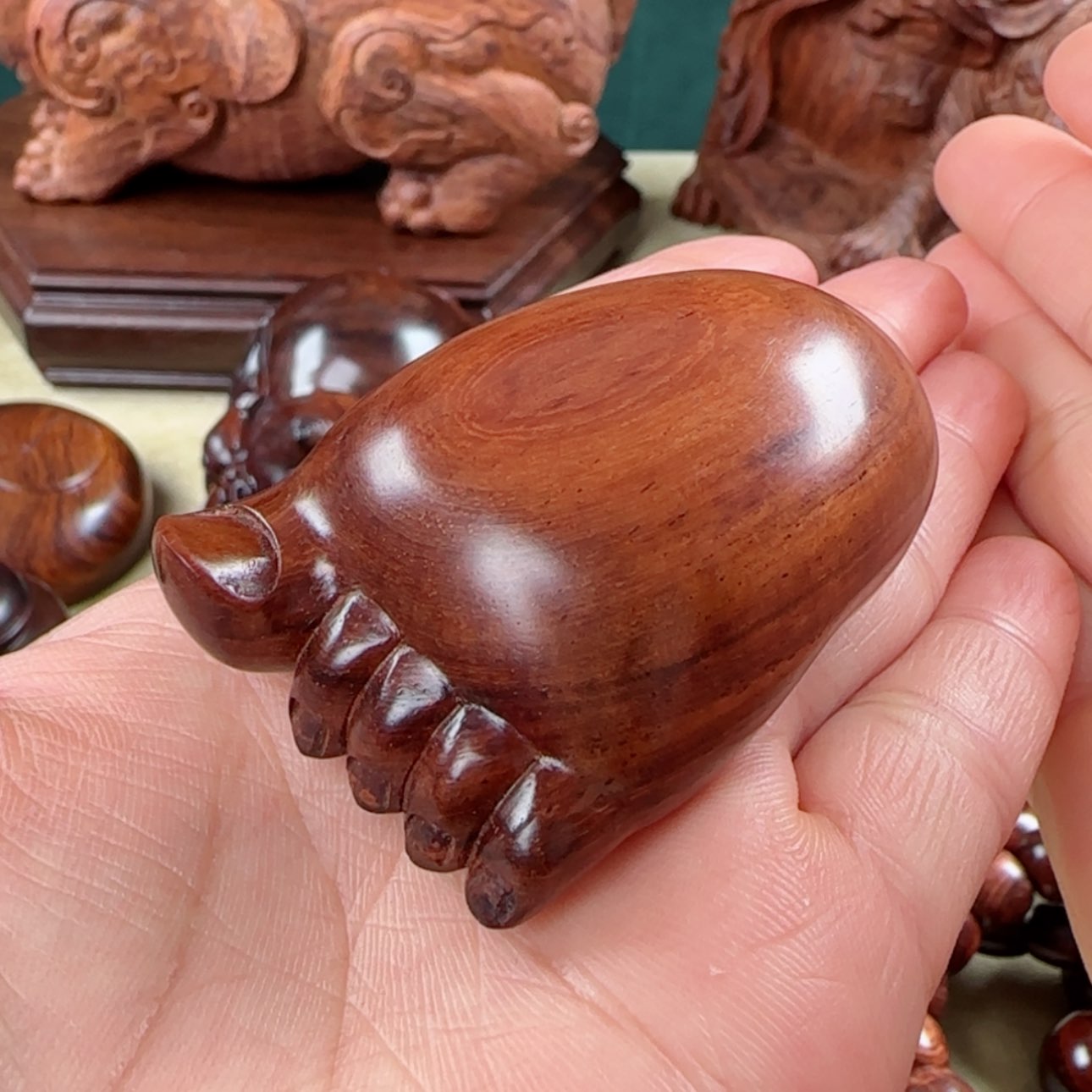 【闪购商品】黄花梨/降香黄檀知足常乐 手把件