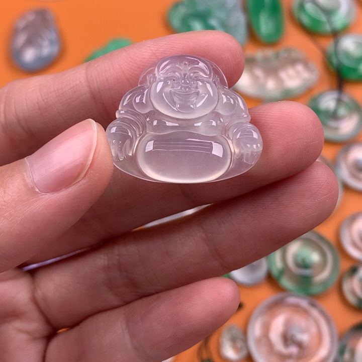 翡翠挂件未镶嵌….