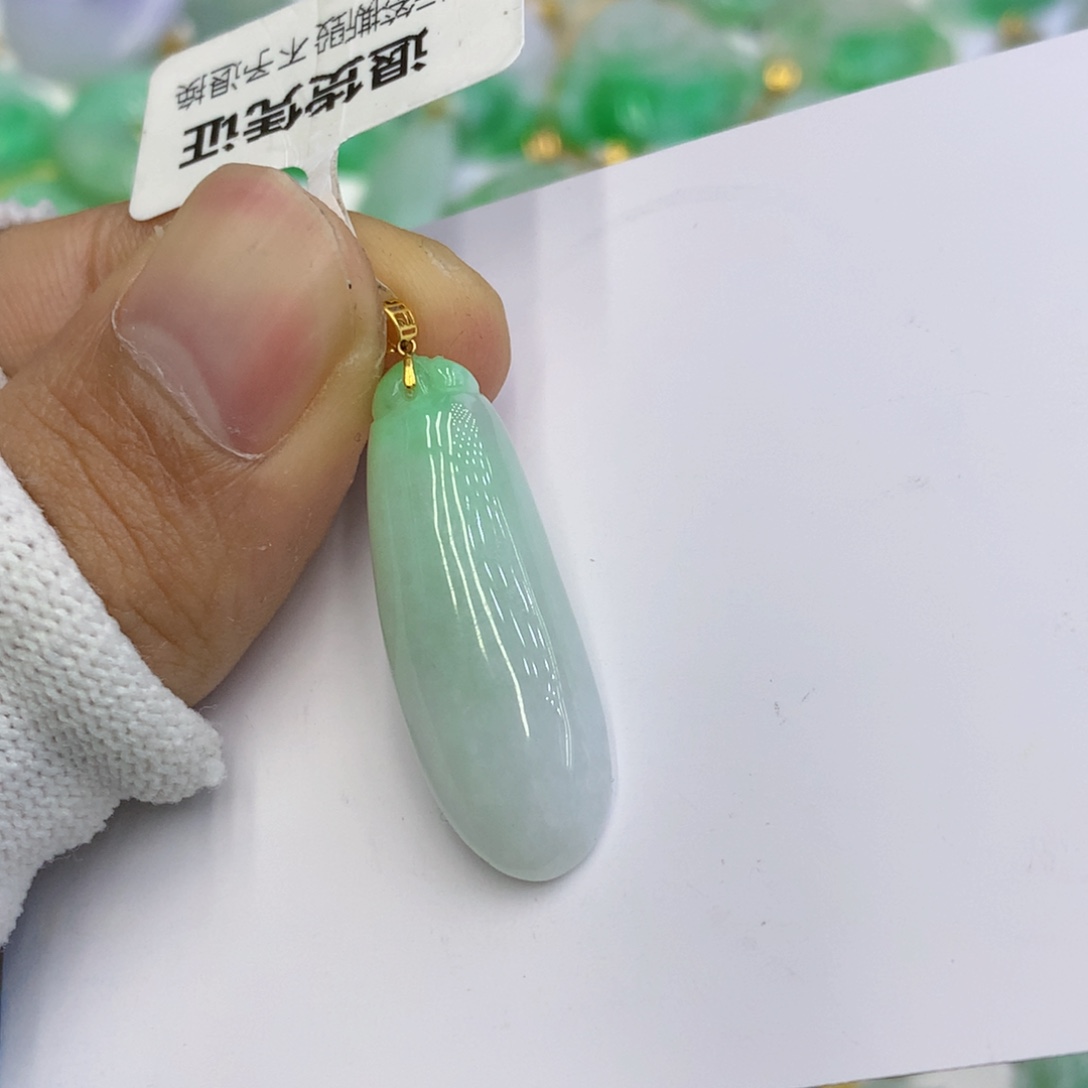 翡翠颈饰18K金镶嵌翡翠