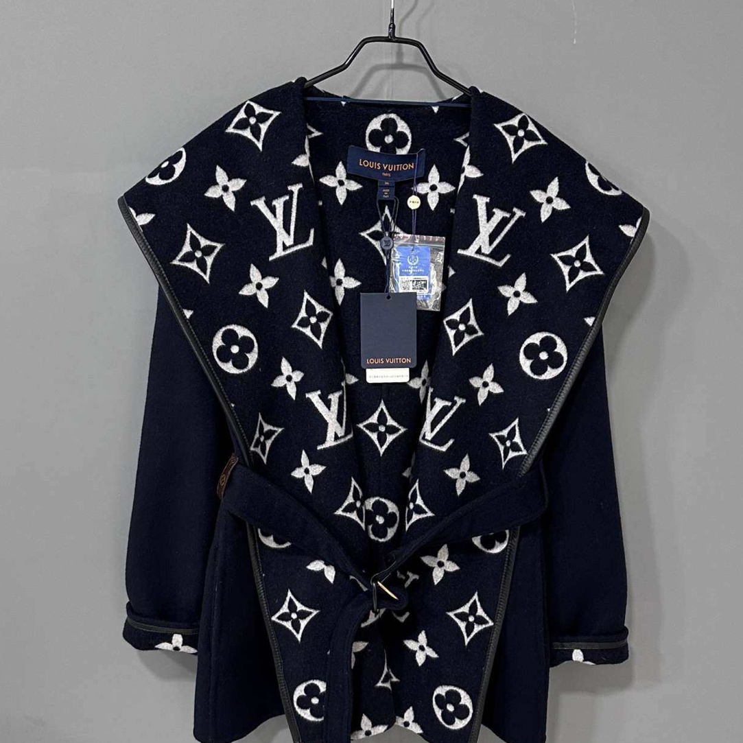 未使用 LouisVuitton/路易威登 大老花满印浴袍大衣/36码/87264