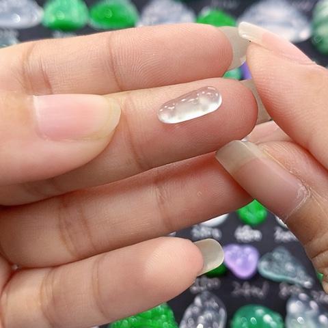 【闪购商品】翡翠颈饰未镶嵌冰豆子