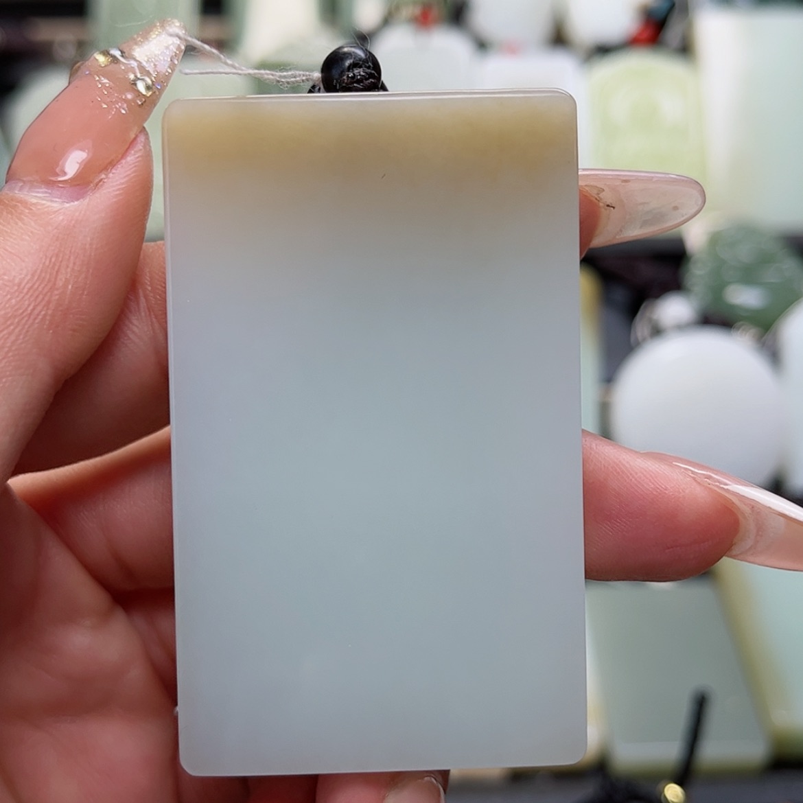 【闪购商品】颈饰未镶嵌和田玉曼*顿