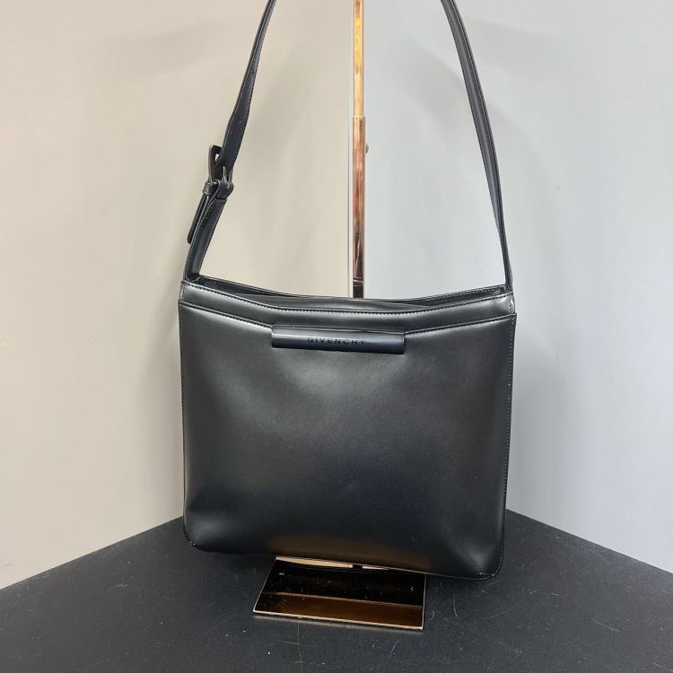 95新/纪梵希/C18377935792/[251231zbb]