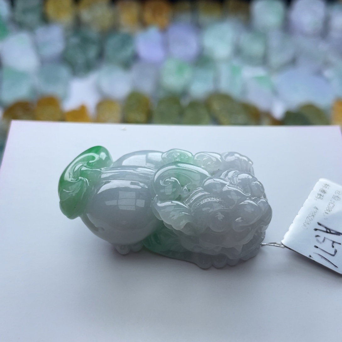 翡翠颈饰未镶嵌貔貅