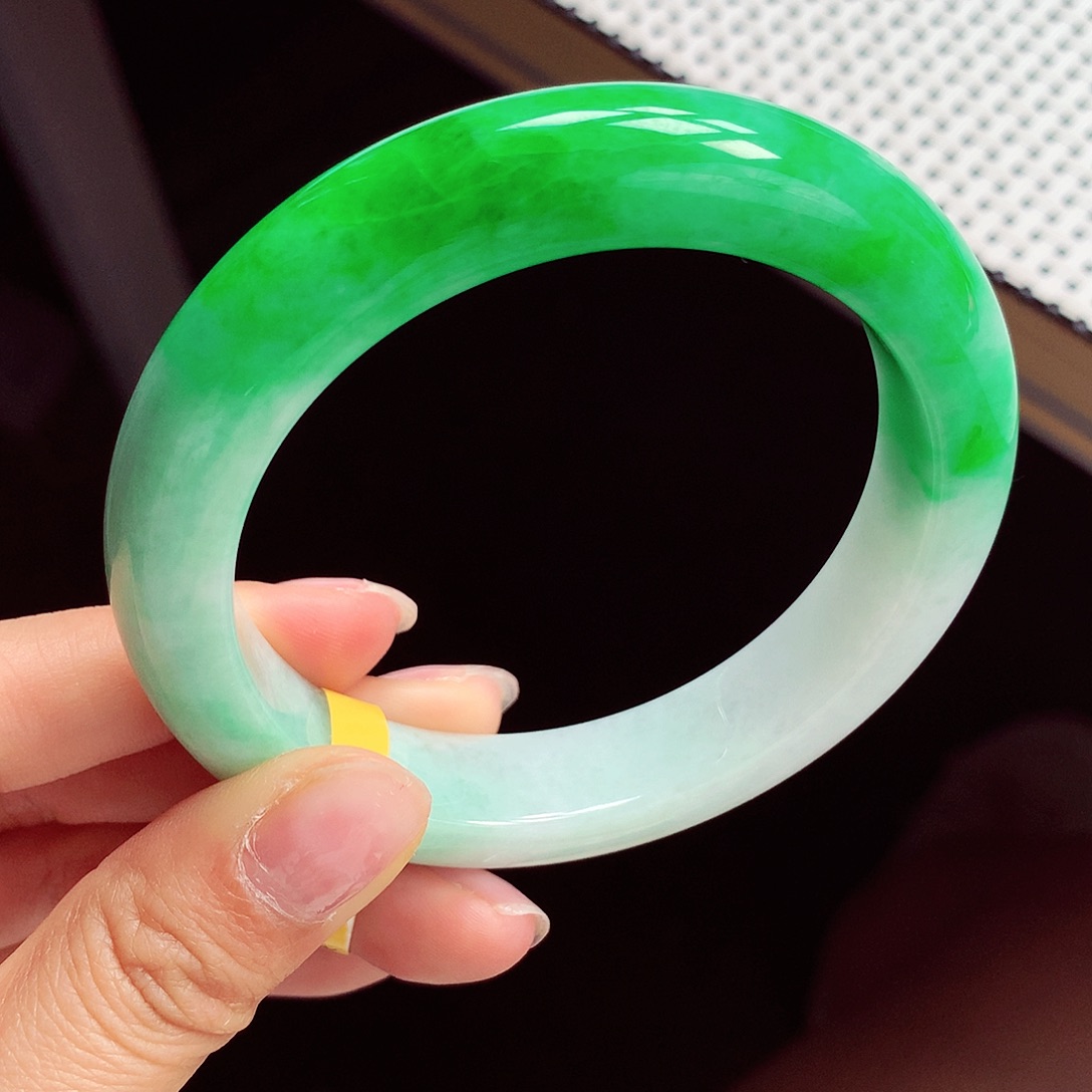 翡翠手镯未镶嵌缅甸翡翠手镯