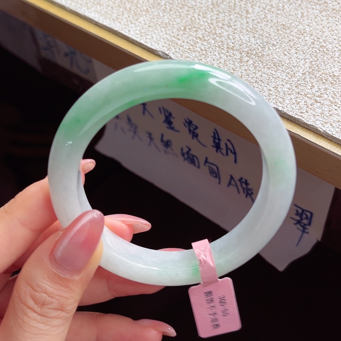 翡翠未镶嵌手镯手镯