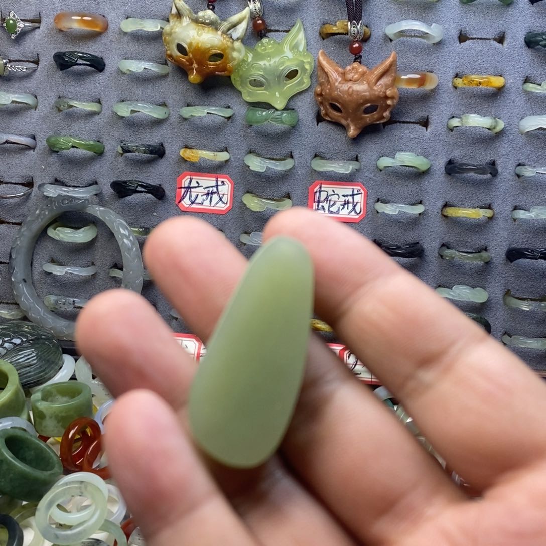 蛇纹石玉戒指未镶嵌