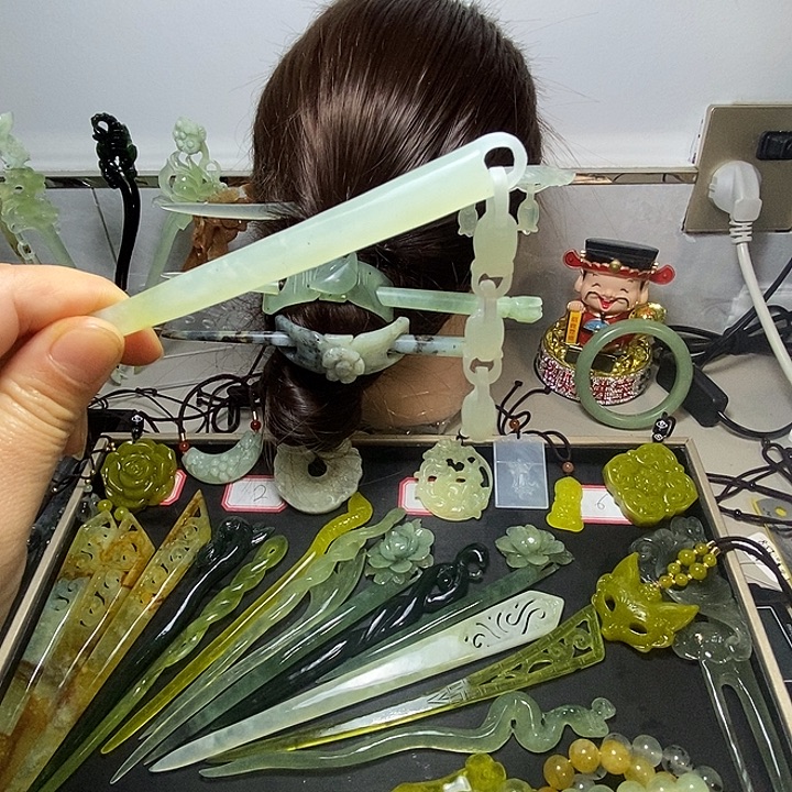 蛇纹石玉合金发饰三铃兰