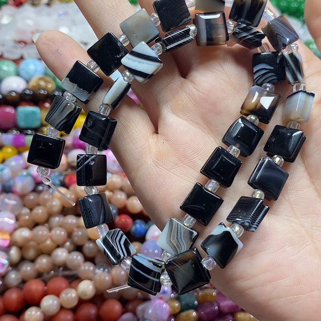 玛瑙/玉髓未镶嵌珠宝半成品玛瑙雕刻一条卡10mm