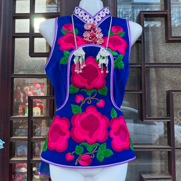 云南楚雄彝族手推绣花南华服饰领褂马甲围腰飘带套装刺绣服装