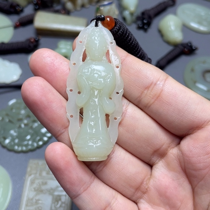 和田玉未镶嵌颈饰