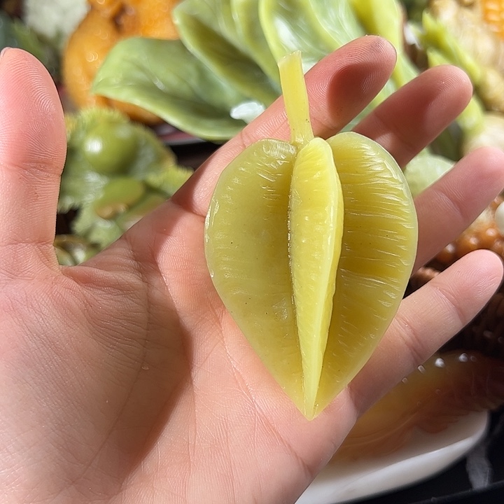 蛇纹石玉未镶嵌珠宝奇石