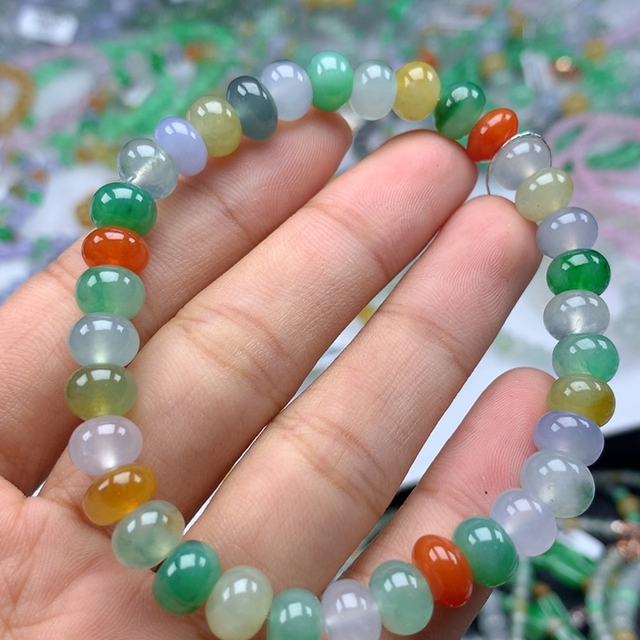 翡翠手镯未镶嵌卡