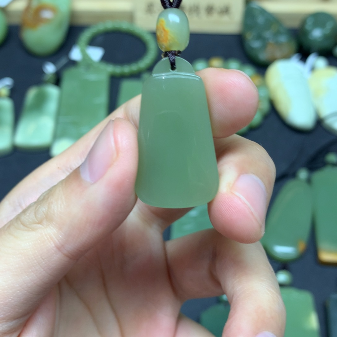 岫岩河磨玉（透闪石质玉）挂件未镶嵌冰****