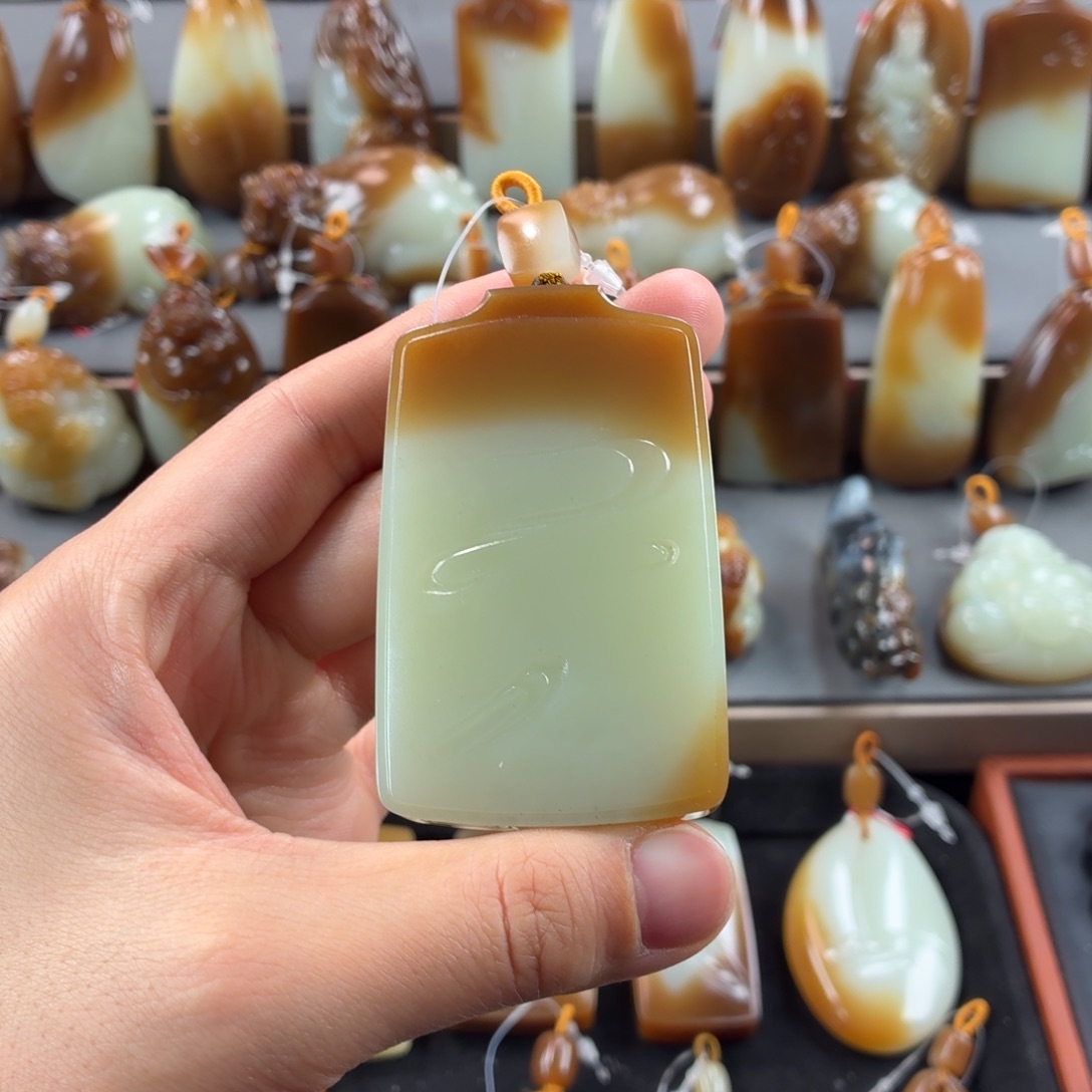 和田玉未镶嵌颈饰