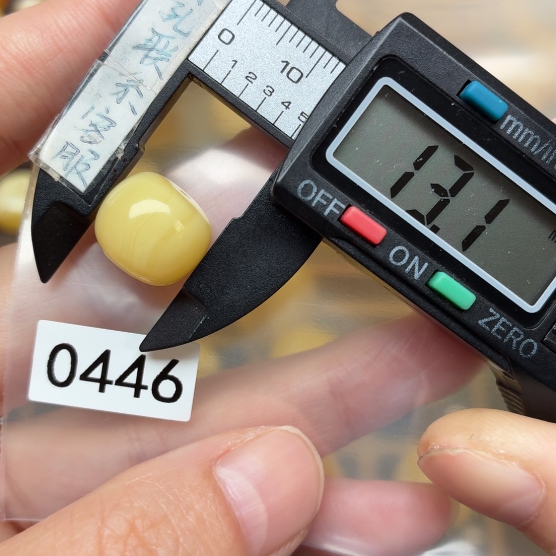 ****子琥珀未镶嵌裸石蜜蜡