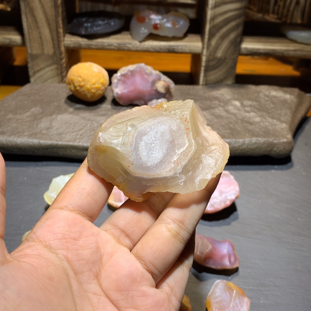 玛瑙/玉髓未镶嵌珠宝奇石