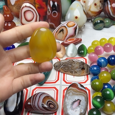 玛瑙/玉髓颈饰未镶嵌