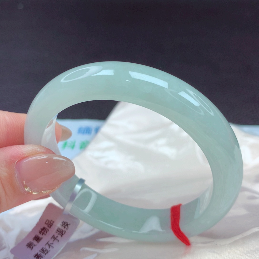 翡翠手镯未镶嵌手镯88