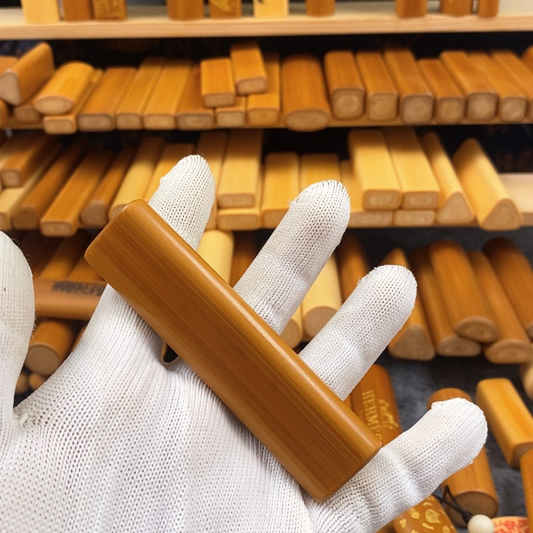 竹实心竹三角。    