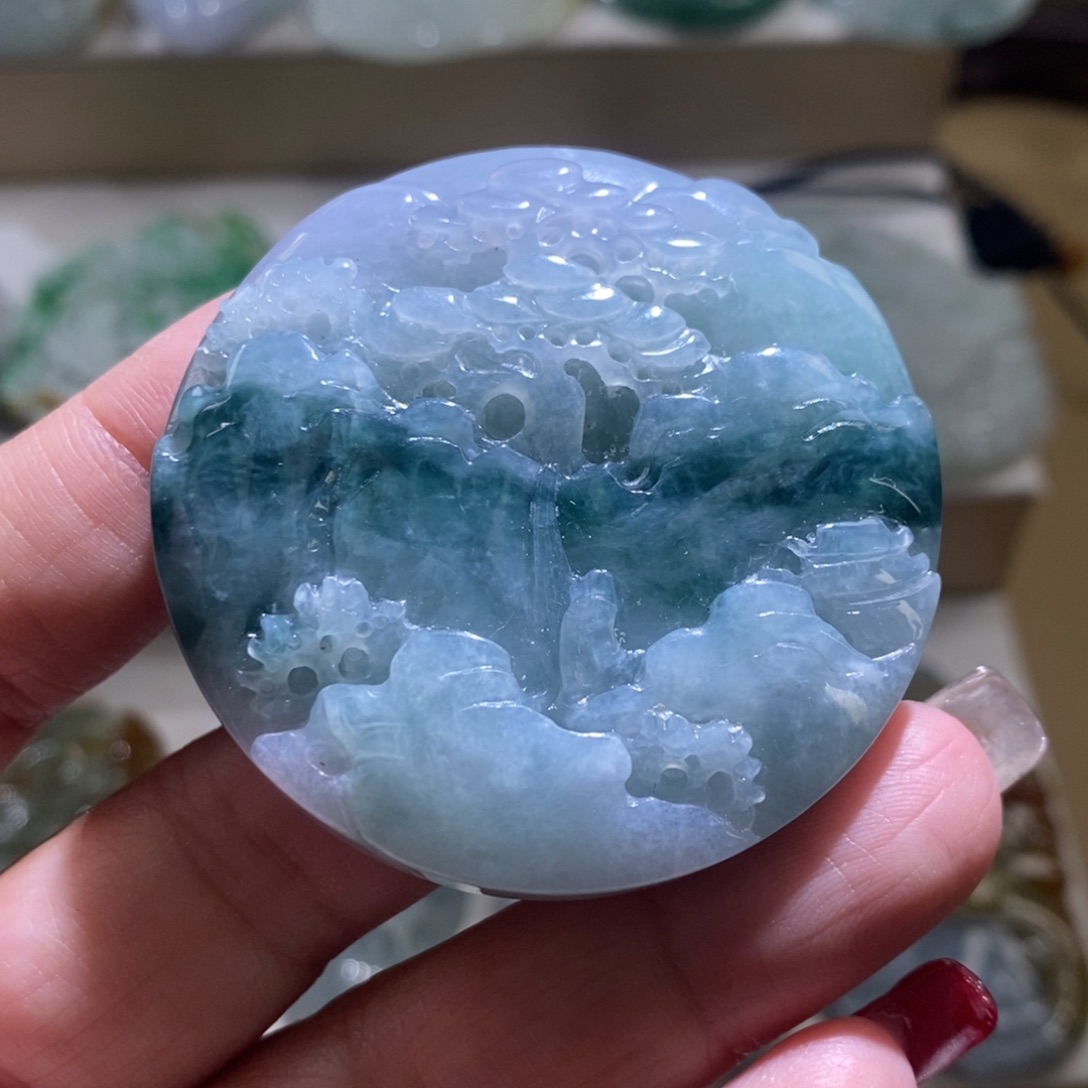 【闪购商品】翡翠颈饰未镶嵌山水