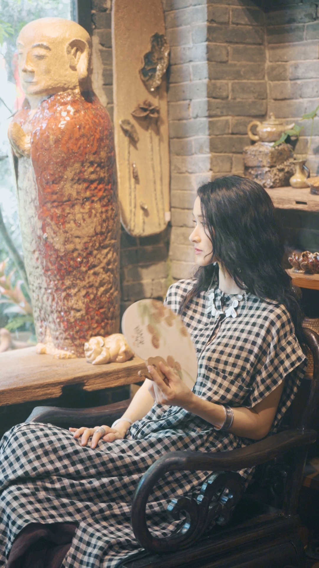 黑白格棉麻连衣裙