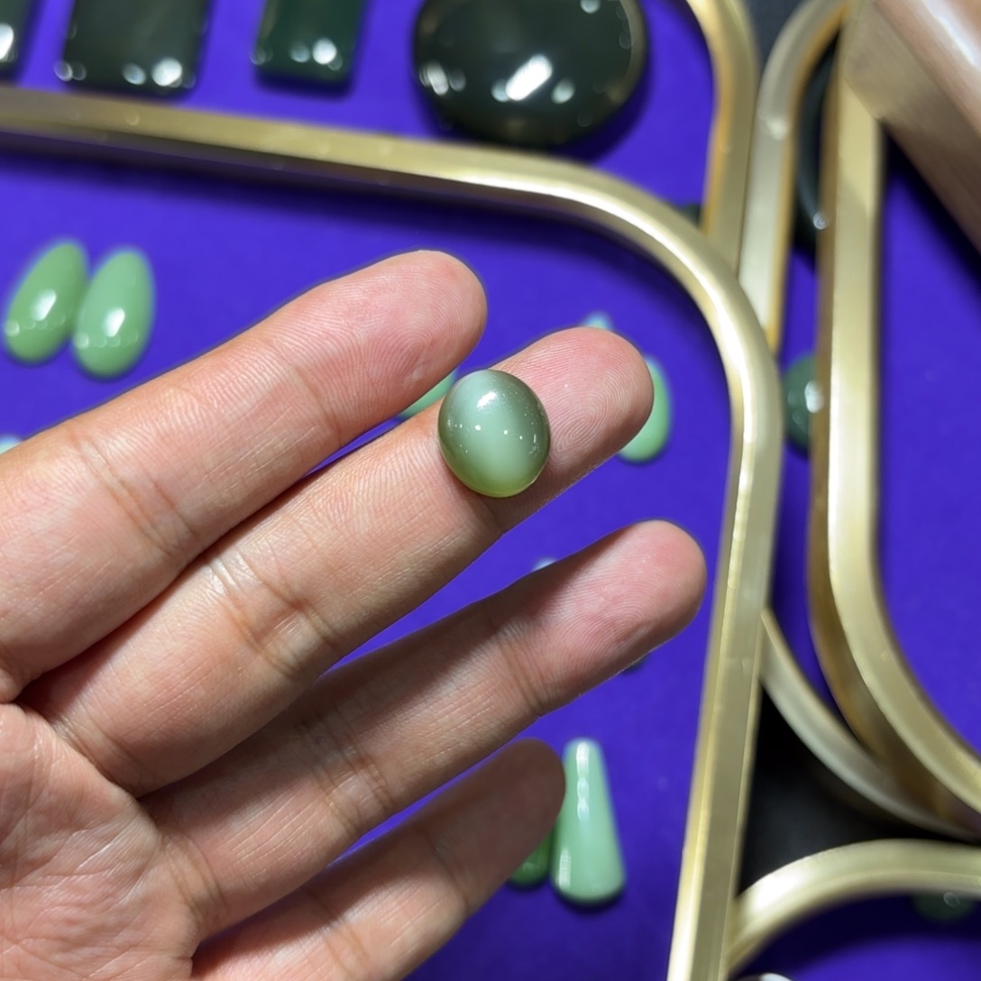 和田玉（碧玉）猫眼界面未镶嵌