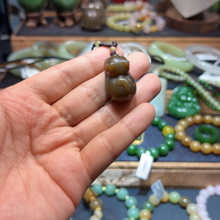 颈饰未镶嵌和田玉