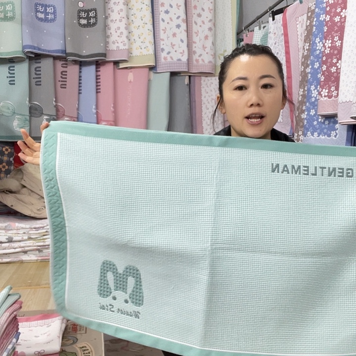 棉特价促销绿色字母