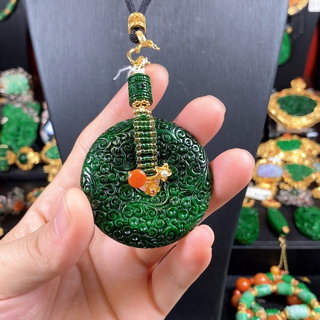 翡翠未镶嵌吊坠(赠链)吊坠