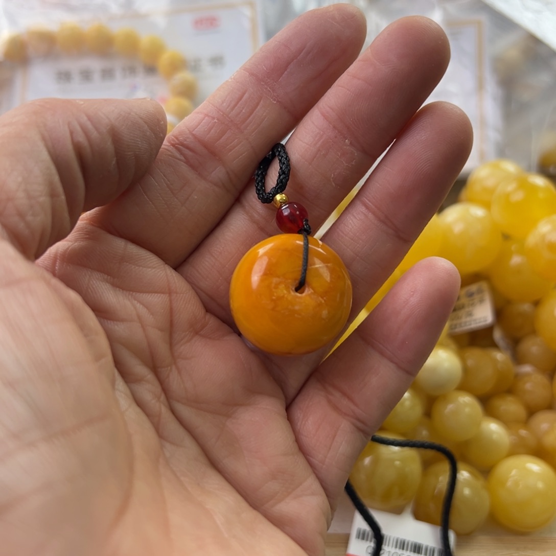 琥珀珠宝奇石未镶嵌