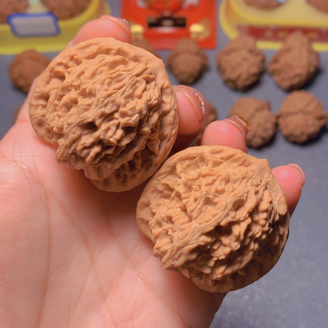 文玩核桃吊坠霞云岭42+