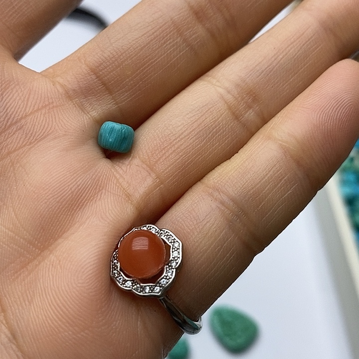 南红玛瑙未镶嵌珠宝奇石