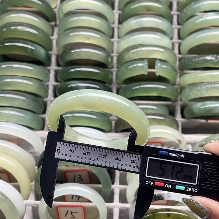 蛇纹石玉未镶嵌手镯17