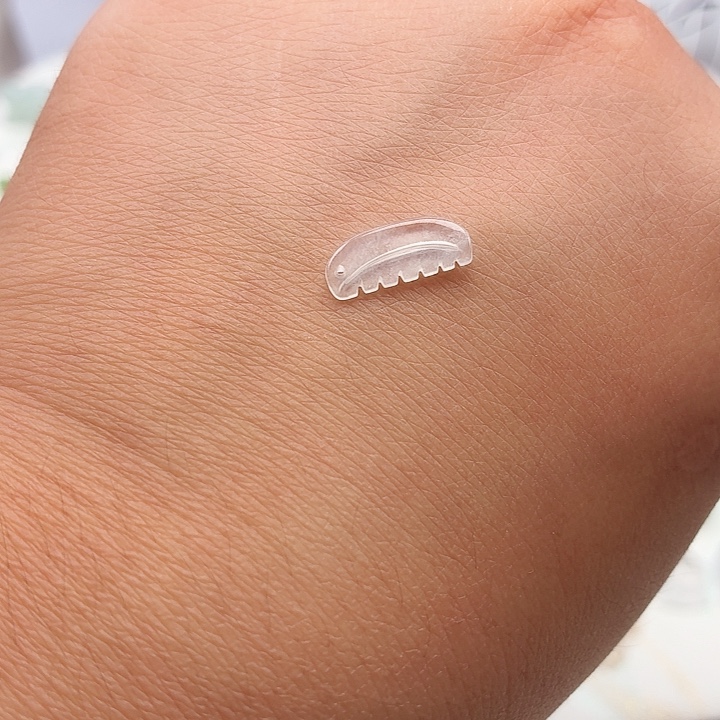 翡翠未镶嵌颈饰白冰木梳