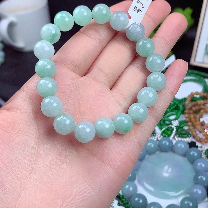 翡翠颈饰未镶嵌手串