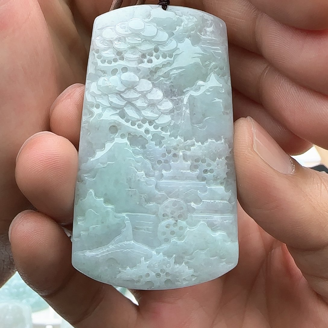 翡翠颈饰未镶嵌翡翠