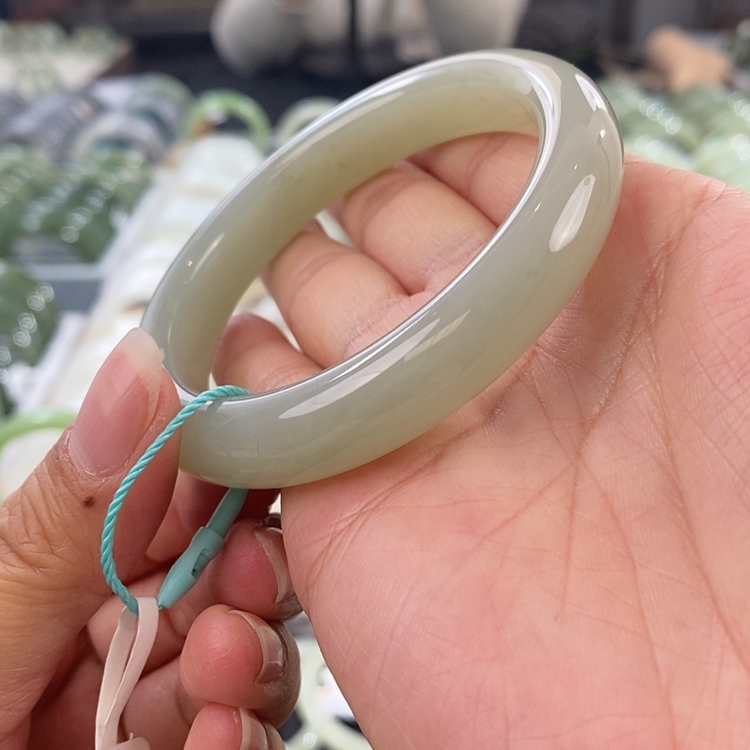 和田玉和田玉手镯57未镶嵌