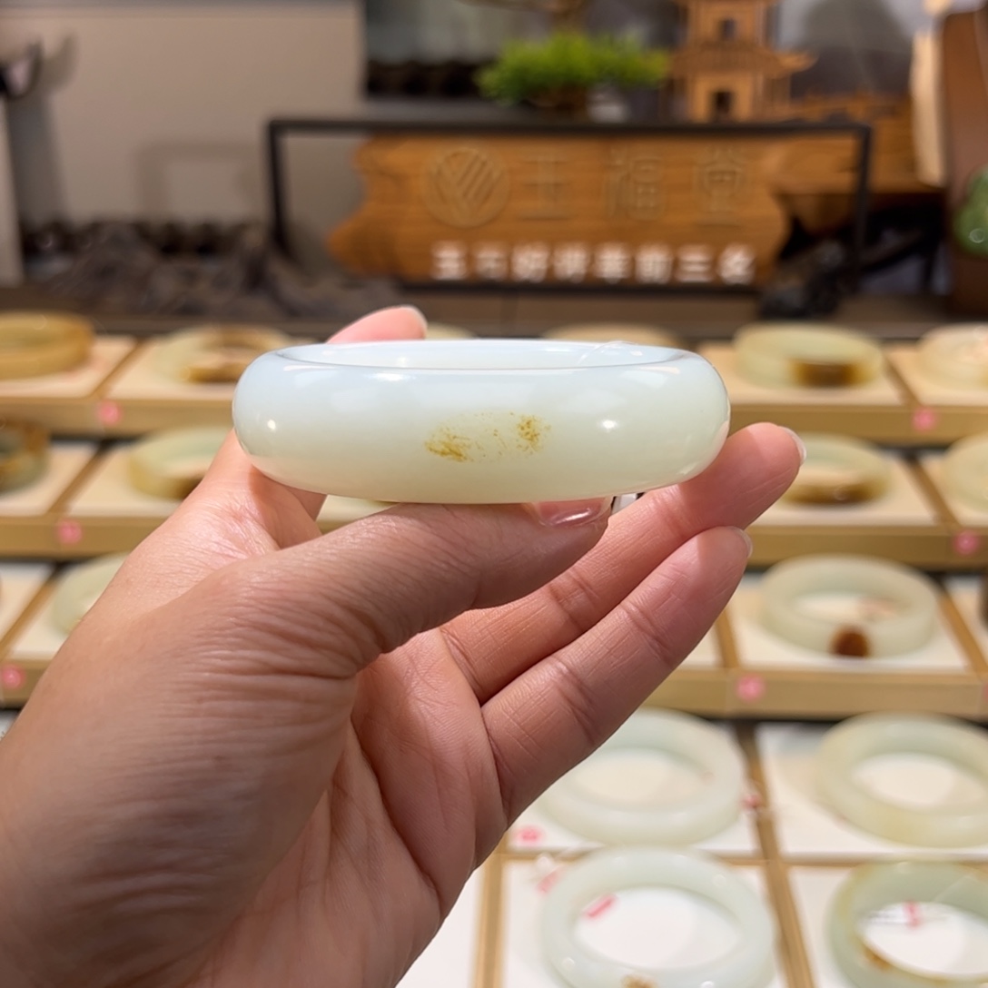 和田玉未镶嵌手镯13