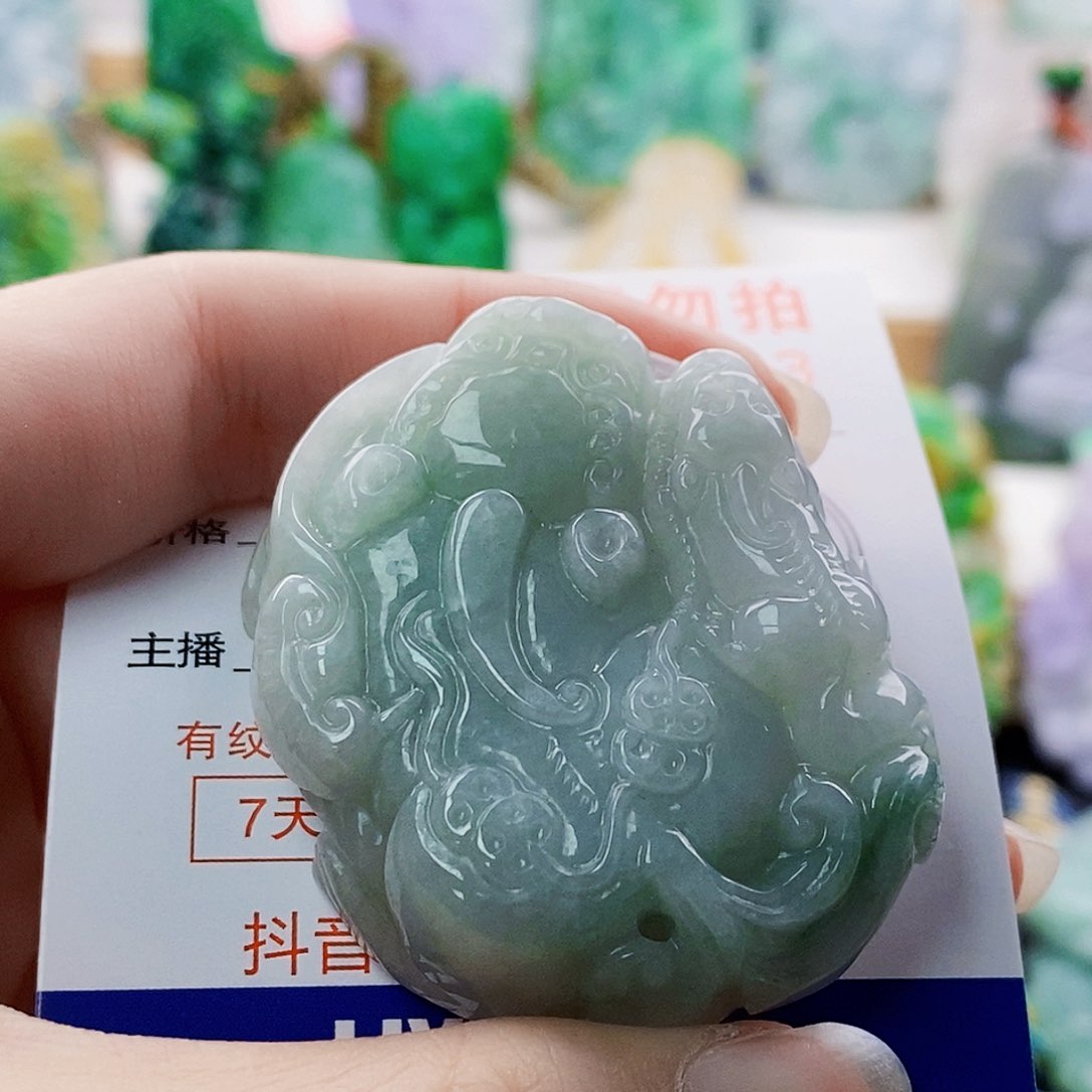 吊坠(不含链)未镶嵌翡翠