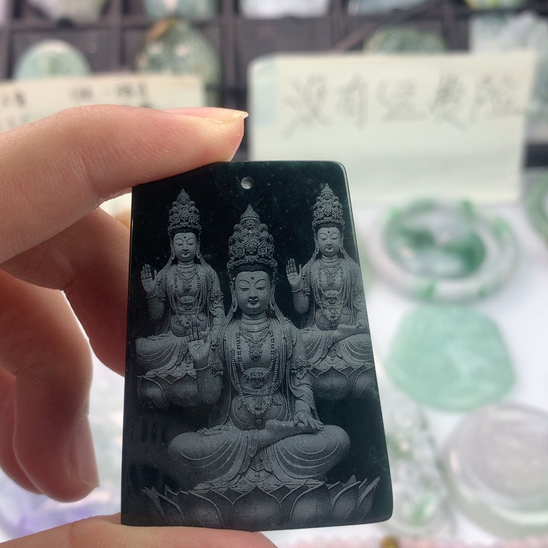 翡翠颈饰未镶嵌一